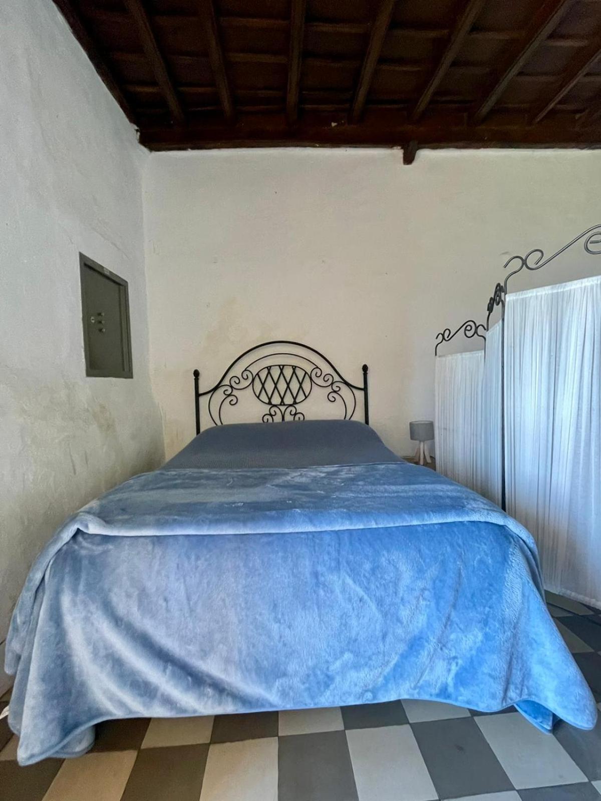 Maison d'hôtes Requesens à La Jonquière Chambre photo